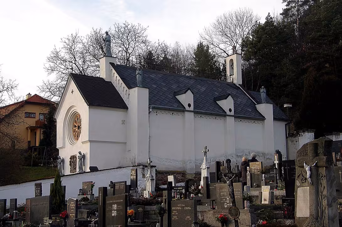 Pohřební kaple Povýšení sv. Kříže v Lysicích