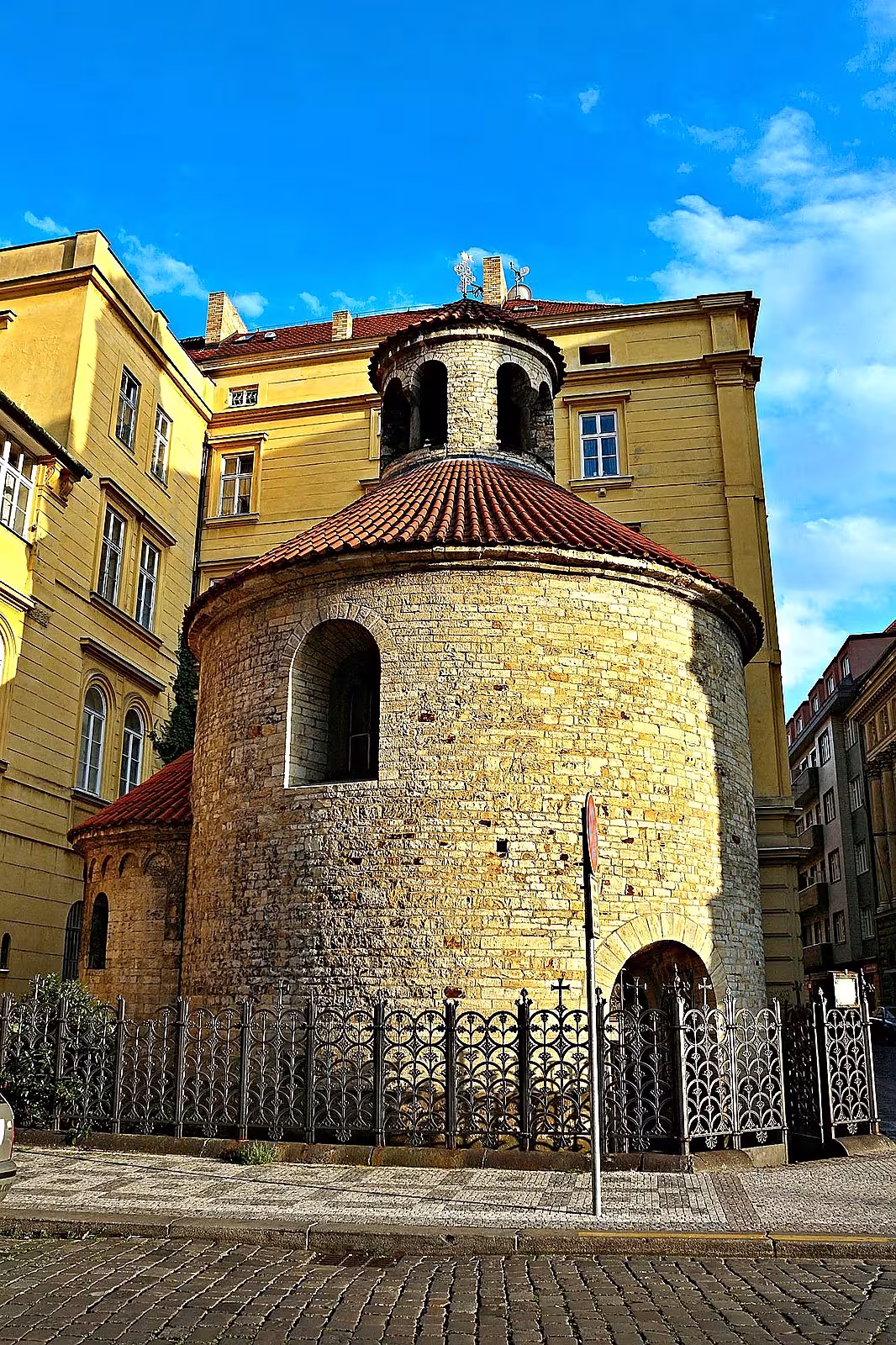 Rotunda svatého Kříže Menšího