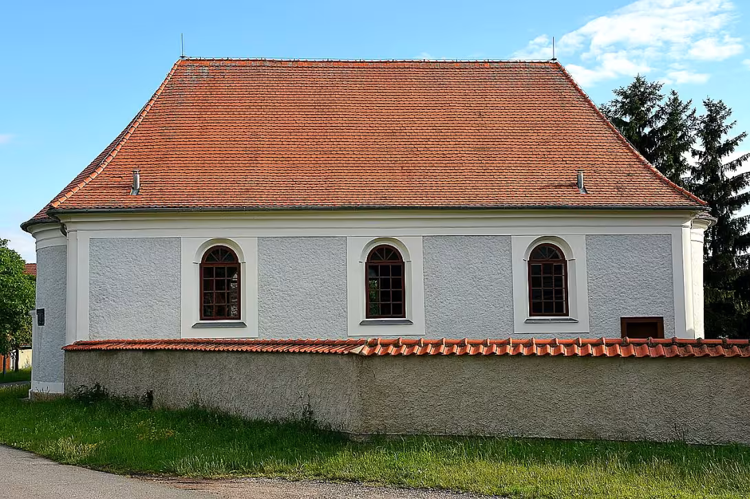evangelický kostel ve Velenicích