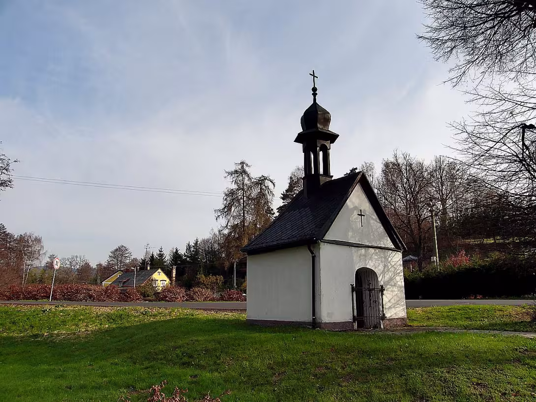 kaple (Nivy)