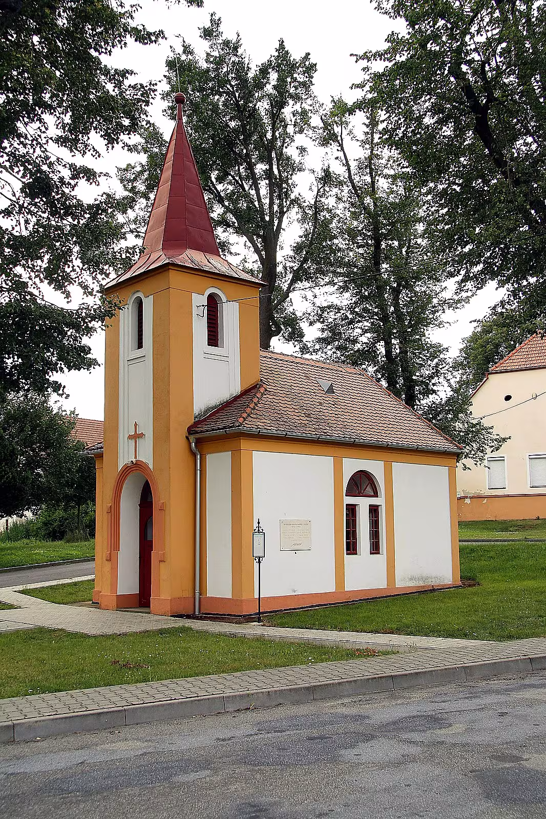 kaple Nanebevzetí Panny Marie (Vevčice)
