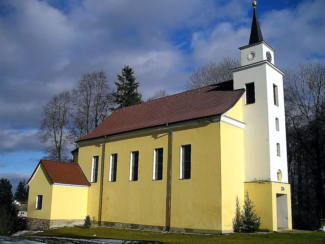 kostel Nanebevzetí Panny Marie (Puklice)