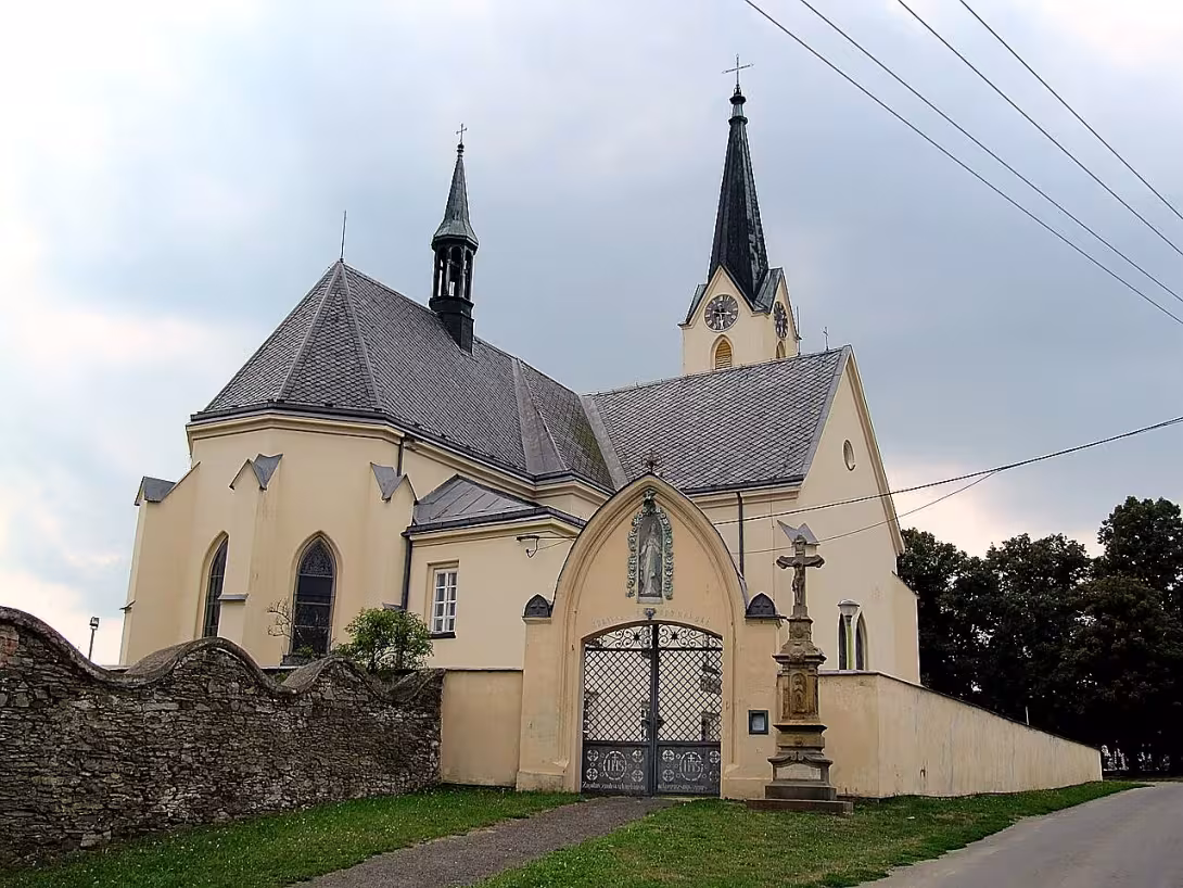 kostel Nanebevzetí Panny Marie (Cholina)