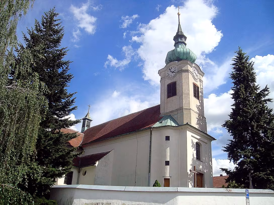kostel Nejsvětější Trojice (Střelice)