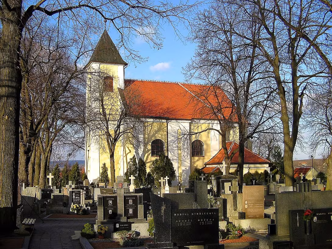 kostel Povýšení svatého Kříže (Prace)