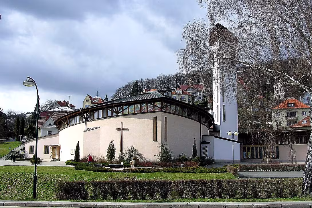 kostel svaté Rodiny (Luhačovice)