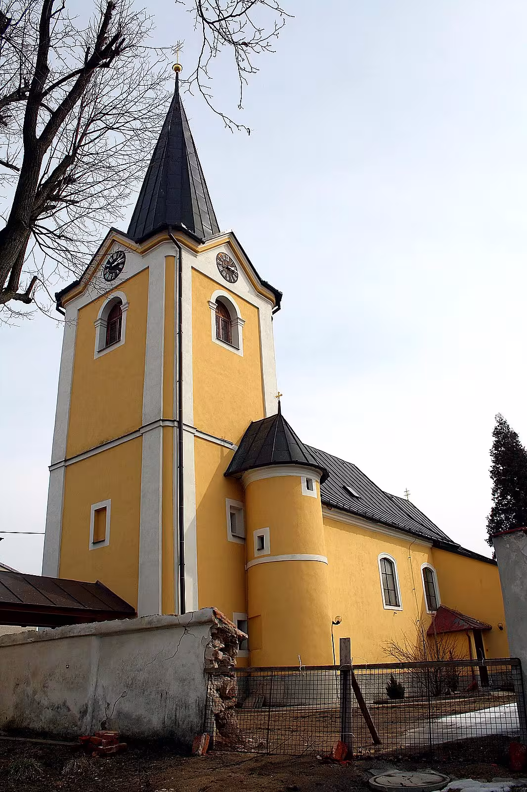 kostel svatého Petra a Pavla (Trnava)