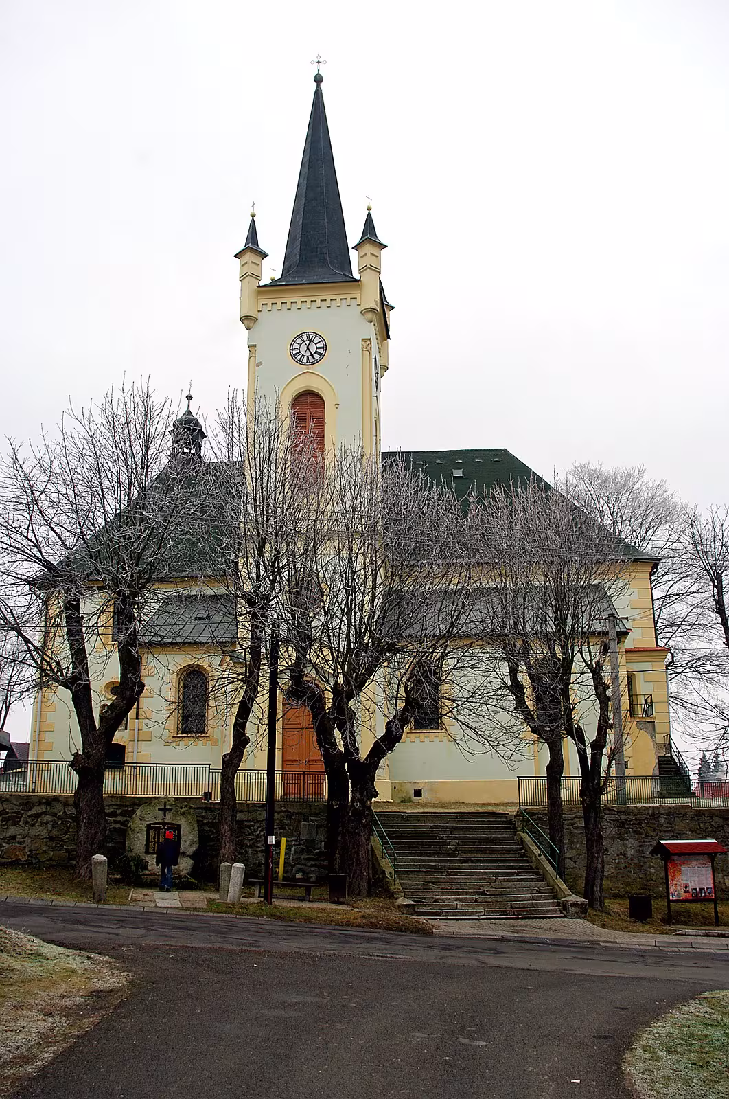 kostel svatého Petra a Pavla (Krajková)
