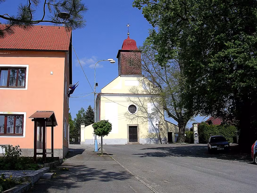 kostel svatých Petra a Pavla (Popelín)
