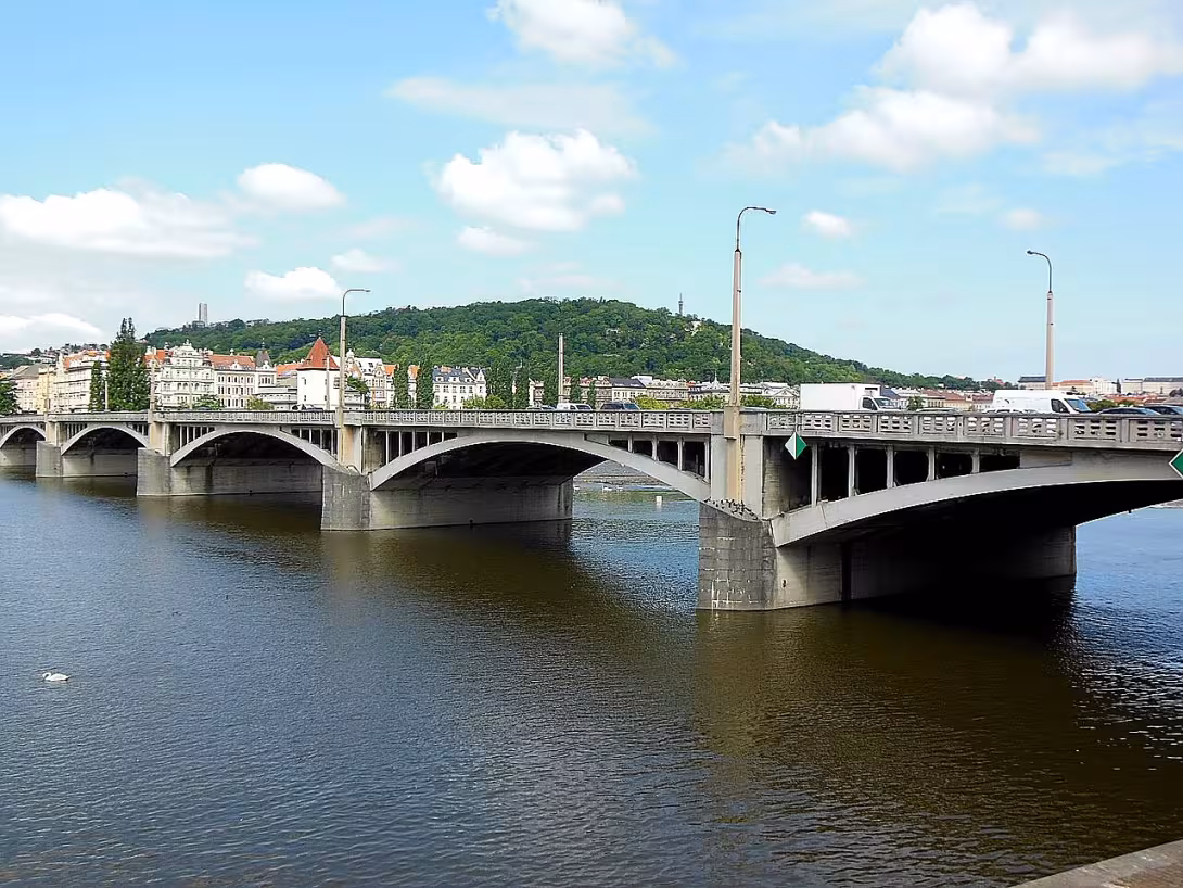Jiráskův most