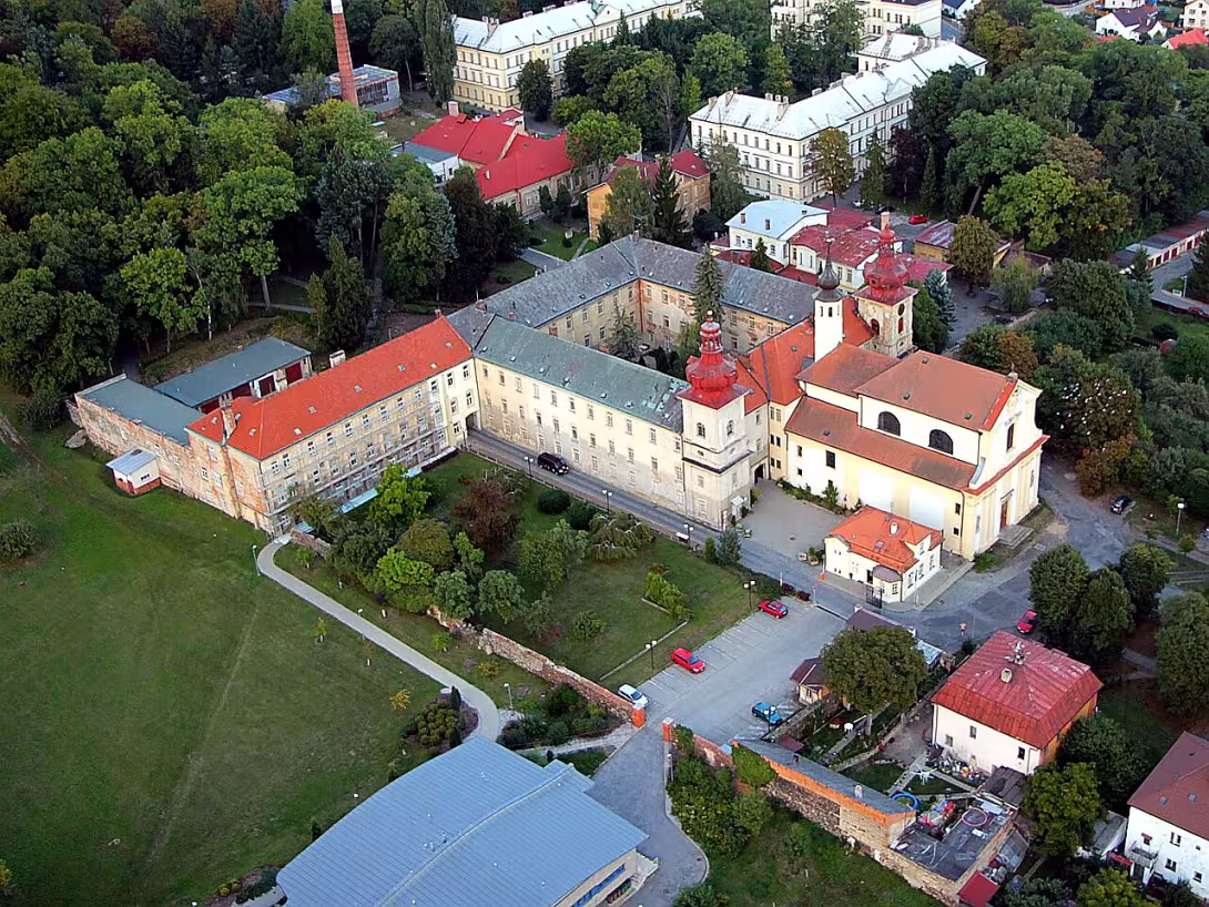 Piaristická kolej (Kosmonosy)