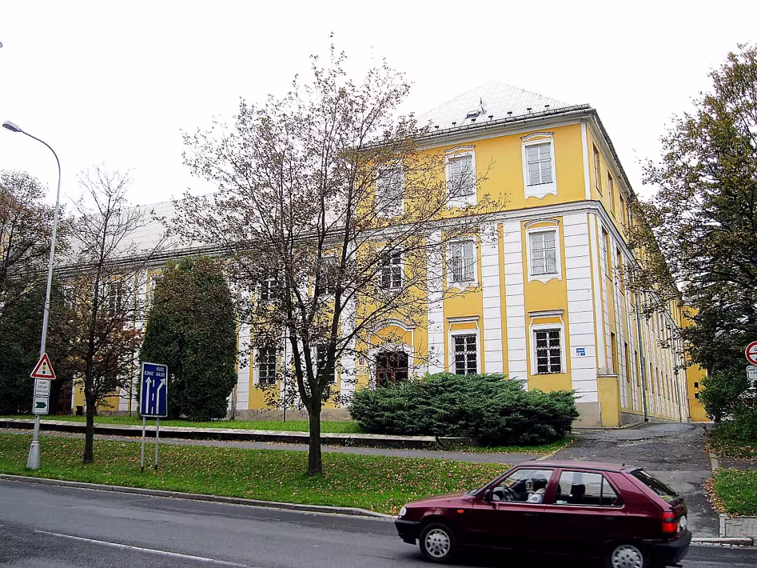 Piaristická kolej s kostelem Panny Marie Těšitelky