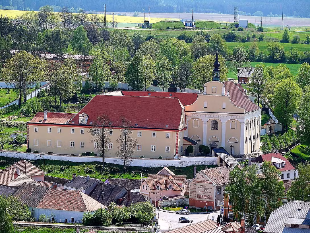 klášter Bosých karmelitek (Dačice III)
