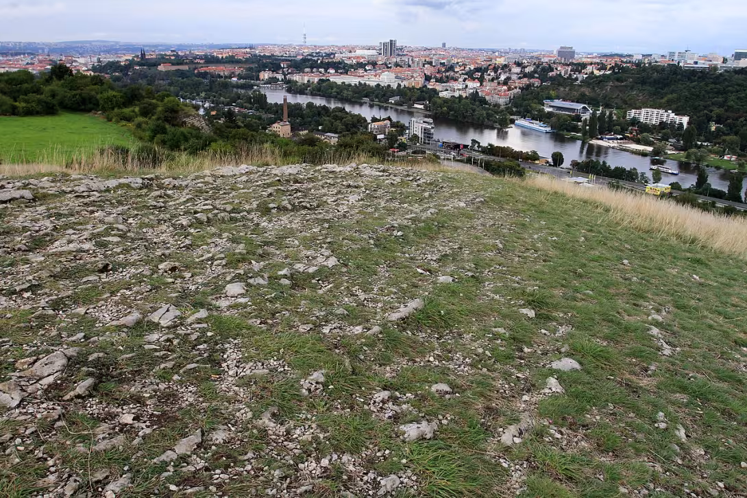 Heutige Ansicht – Děvín (hrad, Praha 5)