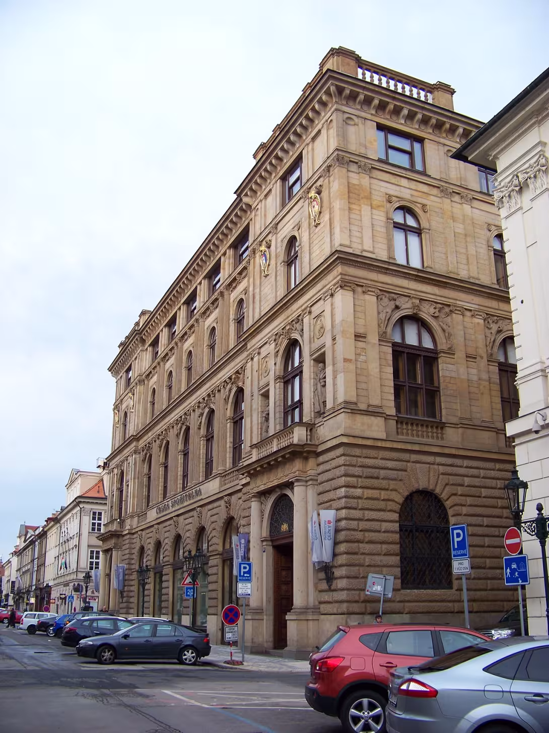 Dnešní pohled – Městská spořitelna pražská v Rytířské ulici