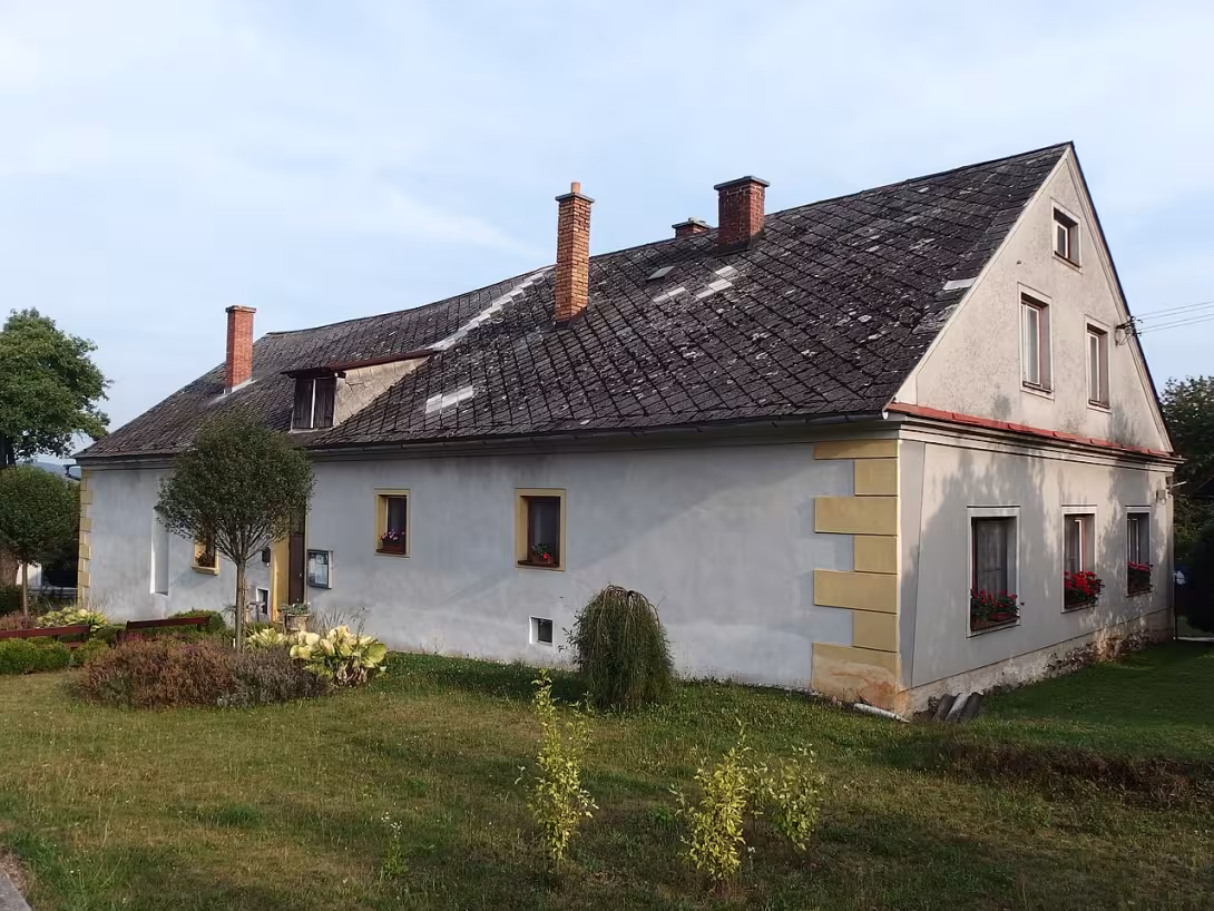 Dzisiejszy widok – Tvrz Nemile