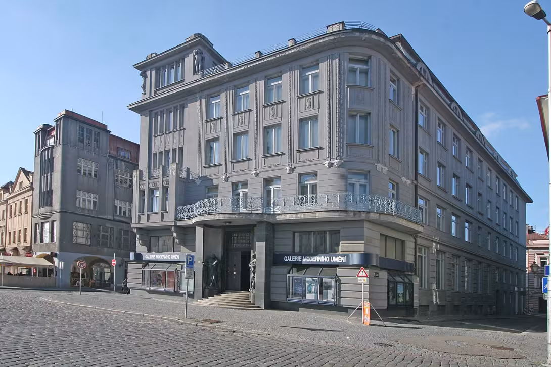 Dnešní pohled – budova Galerie moderního umění v Hradci Králové