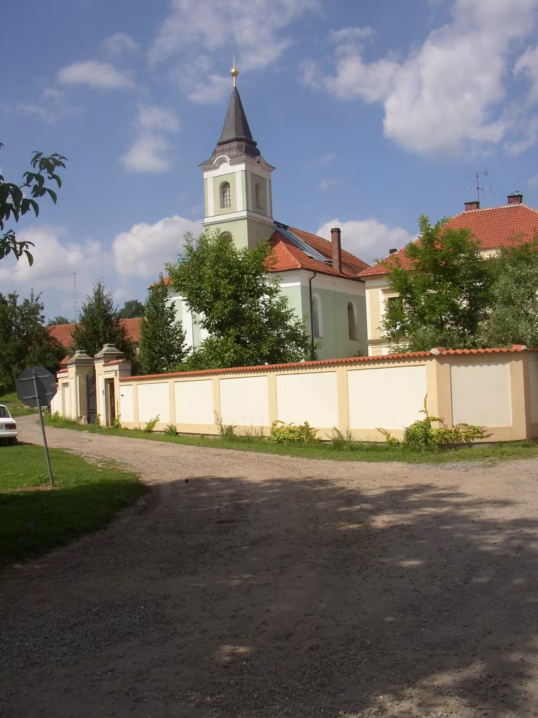 Dnešní pohled – evangelický kostel ve Kšelích