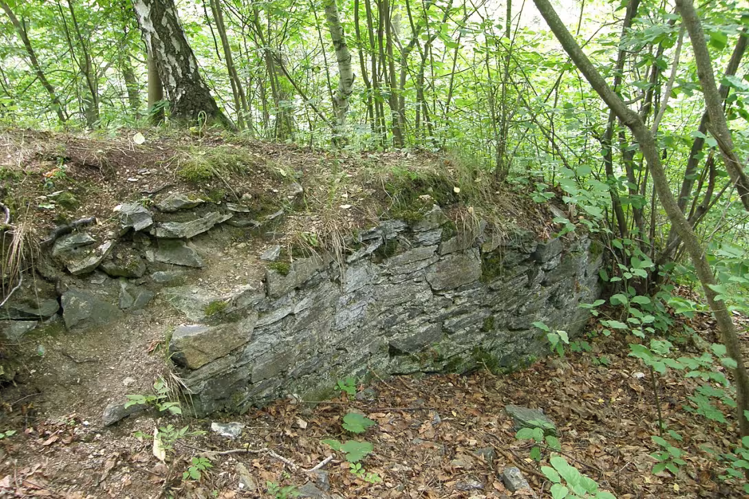 Dnešní pohled – hrad Louka