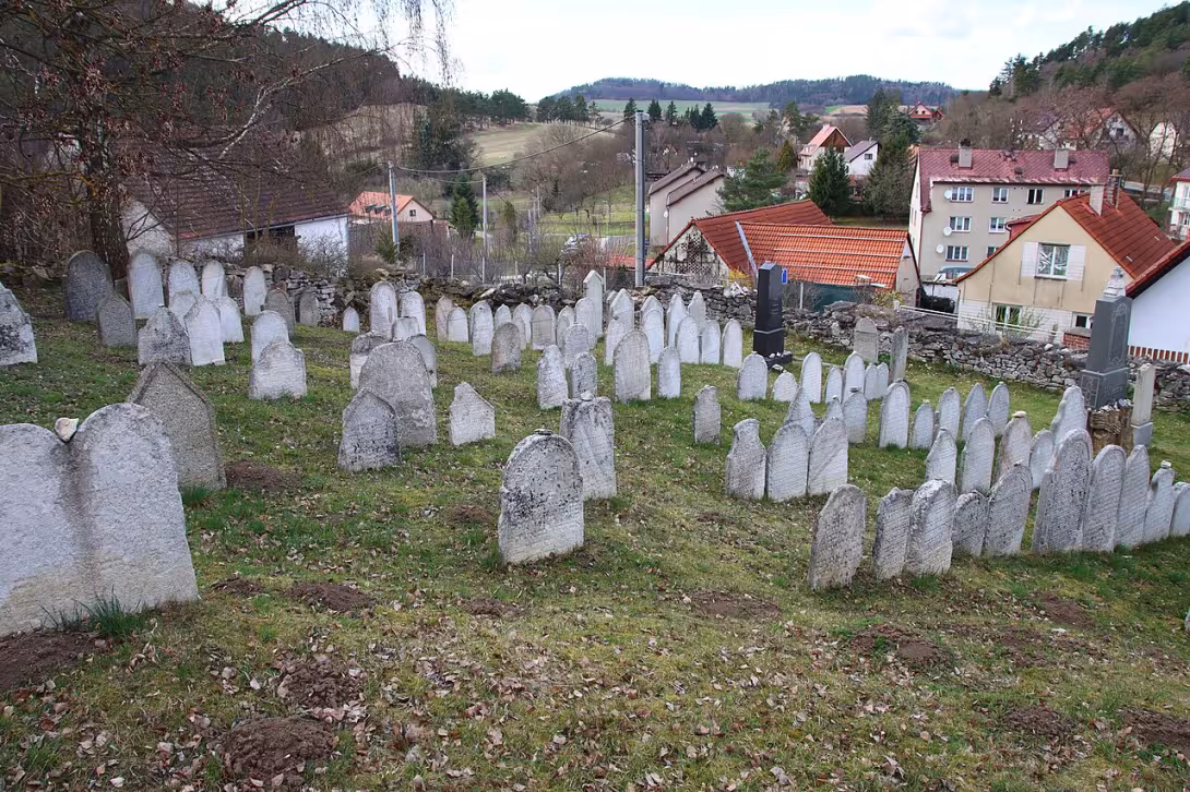 Dnešní pohled – Židovský hřbitov v Rabí