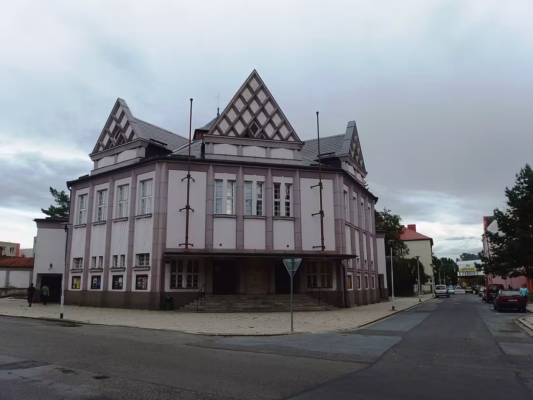 Dnešní pohled – Městské divadlo Krnov