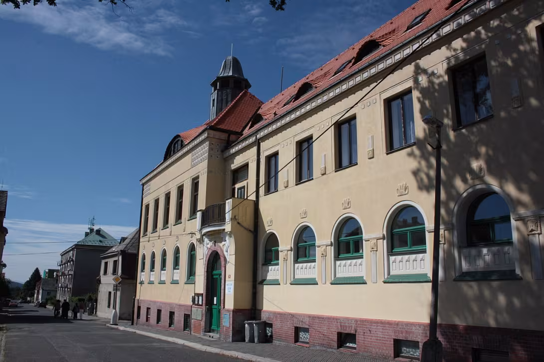 Dnešní pohled – Městské lázně (Nové Město pod Smrkem)