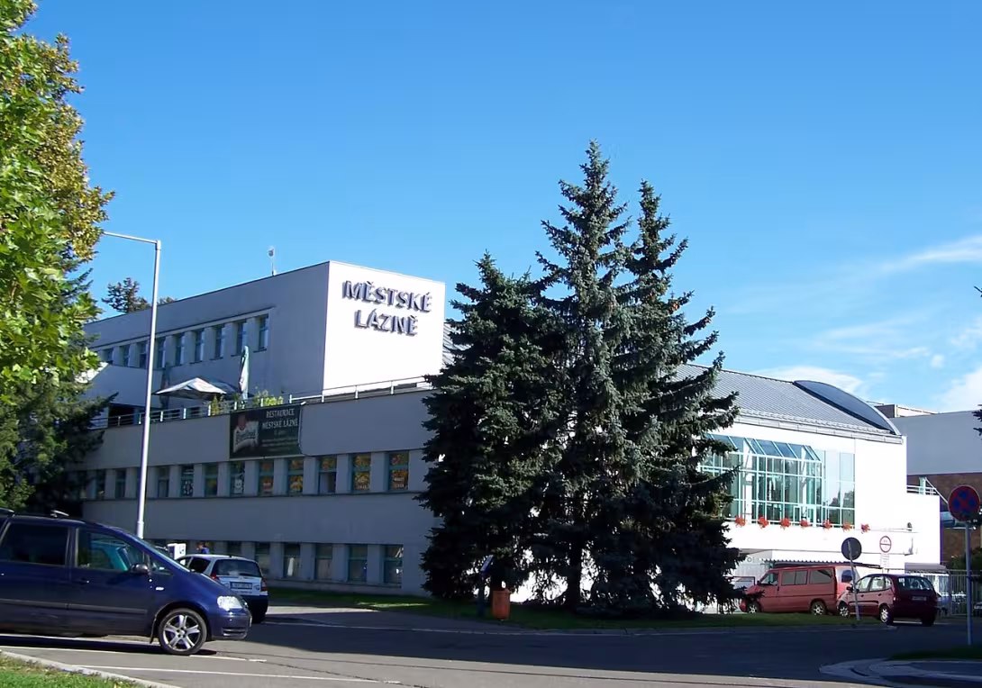 Dnešní pohled – Městské lázně - Aquacentrum Hradec Králové