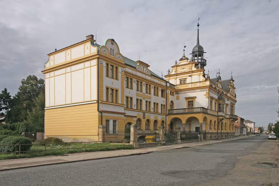 Dzisiejszy widok – Okresní dům v Novém Bydžově