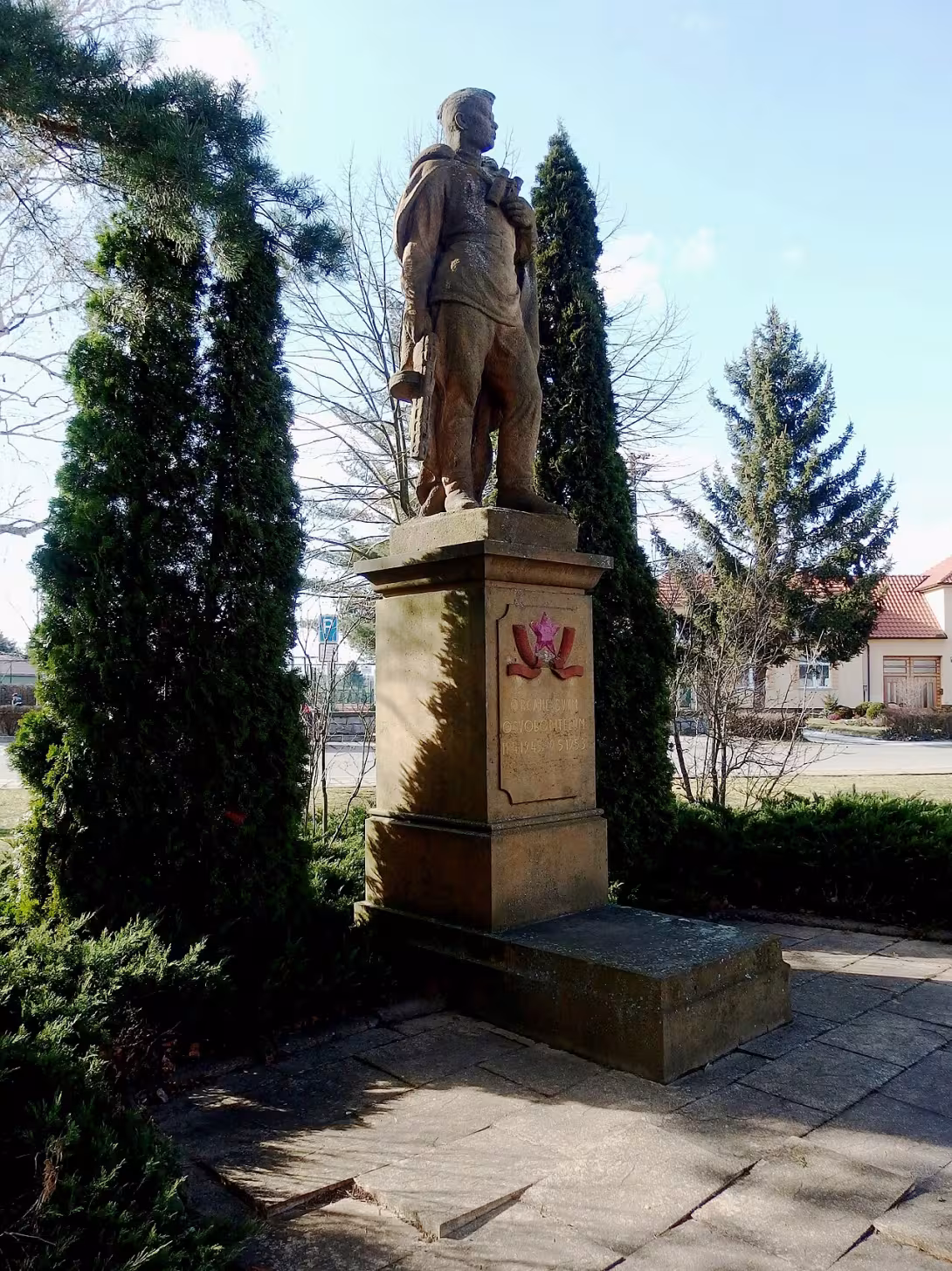 Dnešný pohľad – Socha rudoarmějce (Lanžhot)