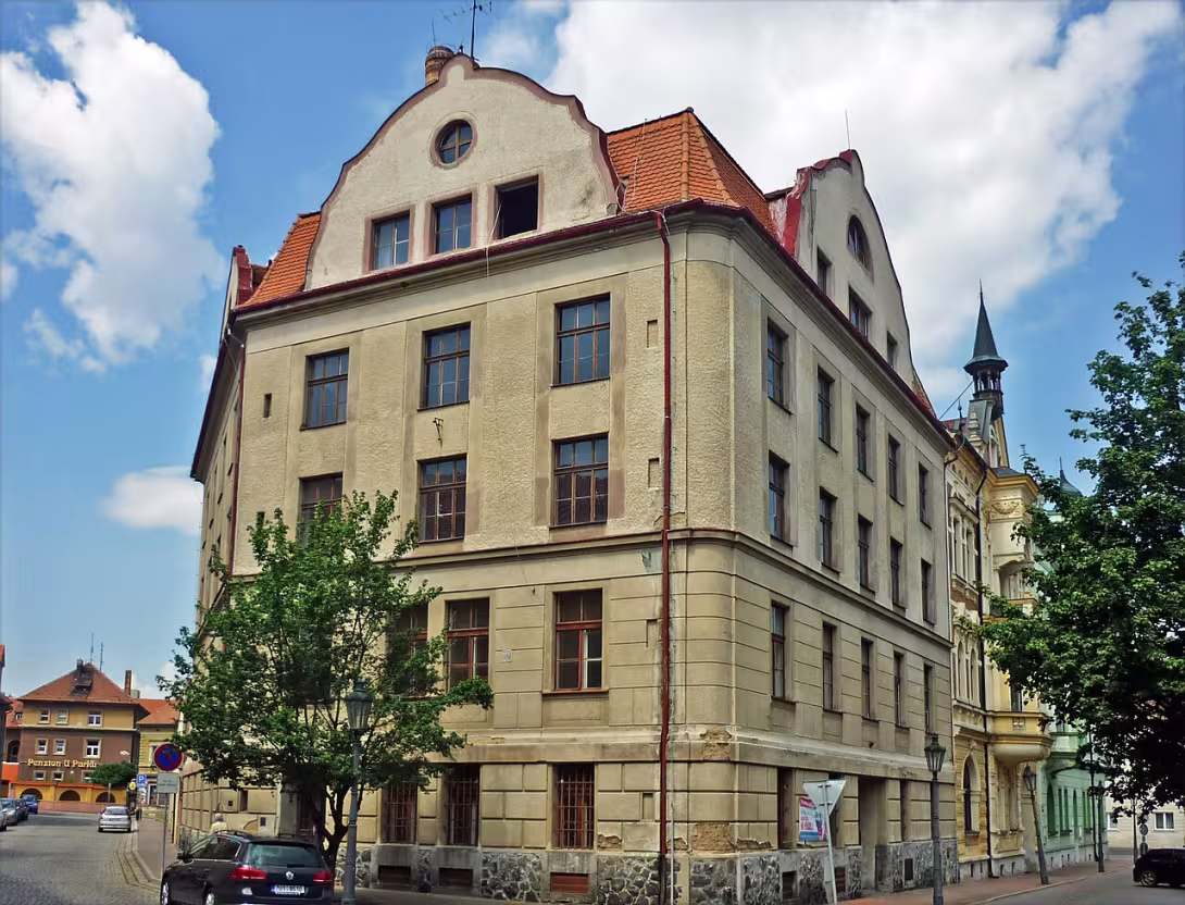 Dnešní pohled – Sušárna a sklad chmele Vinzenze Zulegera