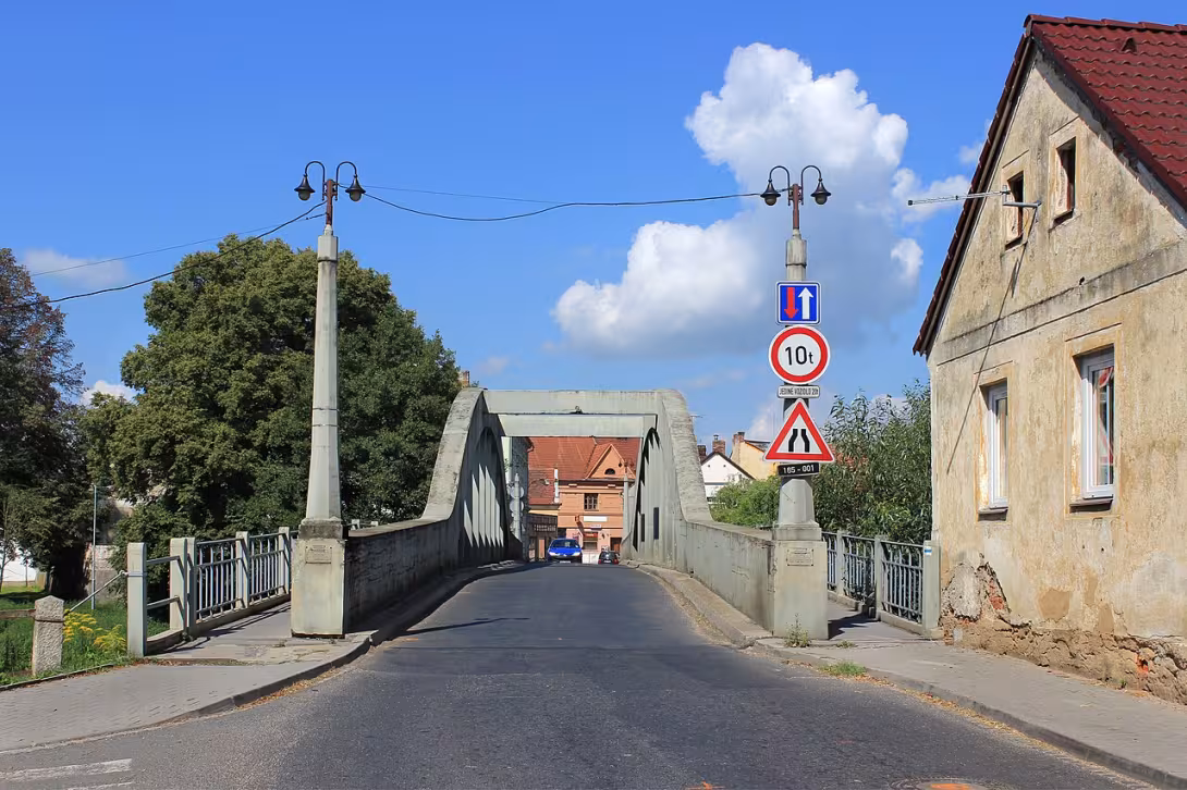 Dnešní pohled – most ulice 28. října přes Radbuzu ve Staňkově