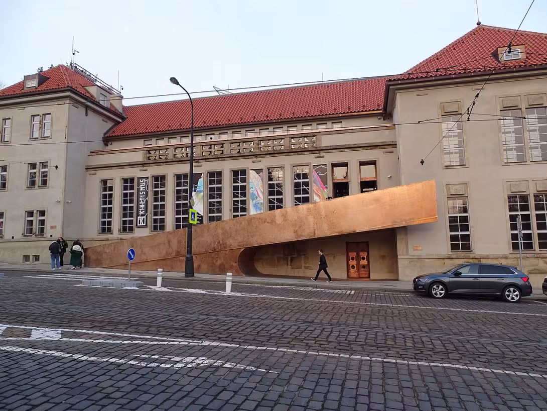Heutige Ansicht – měnírna Klárov