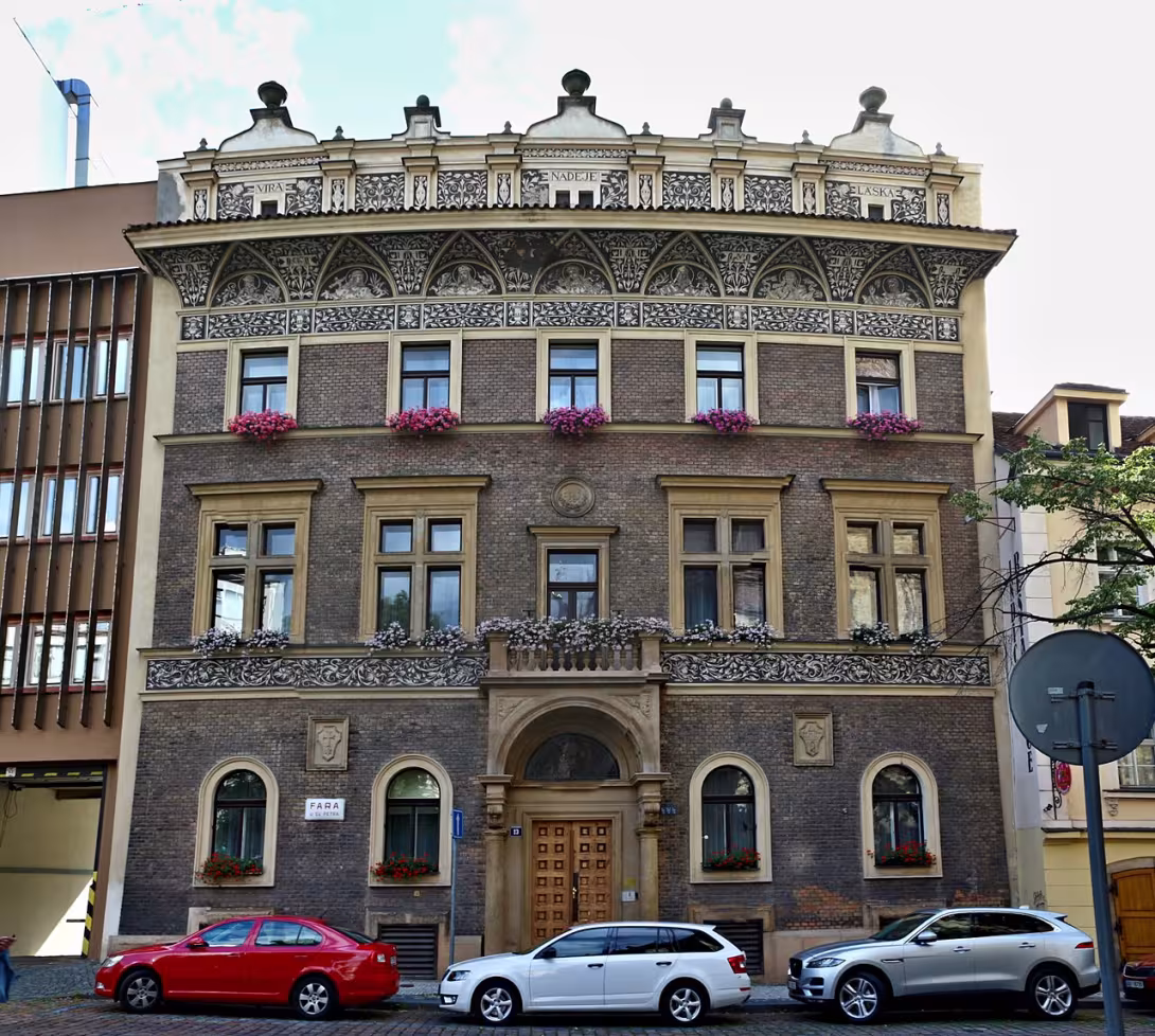 Dnešní pohled – Fara u sv. Petra v Praze