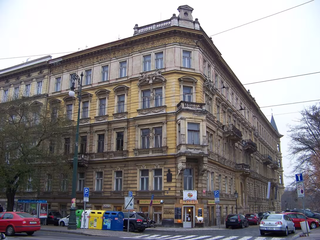 Dnešní pohled – Jechentalovy domy, Malostranské nábř. 558/1