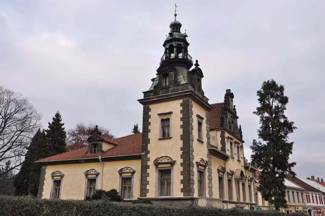 Dnešní pohled – Neuperský dvůr