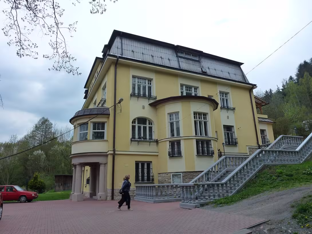 Dnešní pohled – Vila Löw-Beer (Půlpecen)