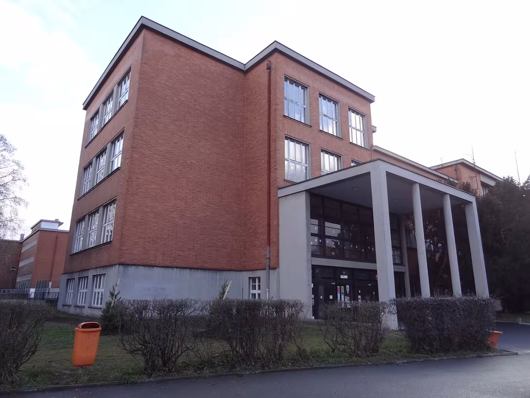 Dzisiejszy widok – Základní škola Zálabí
