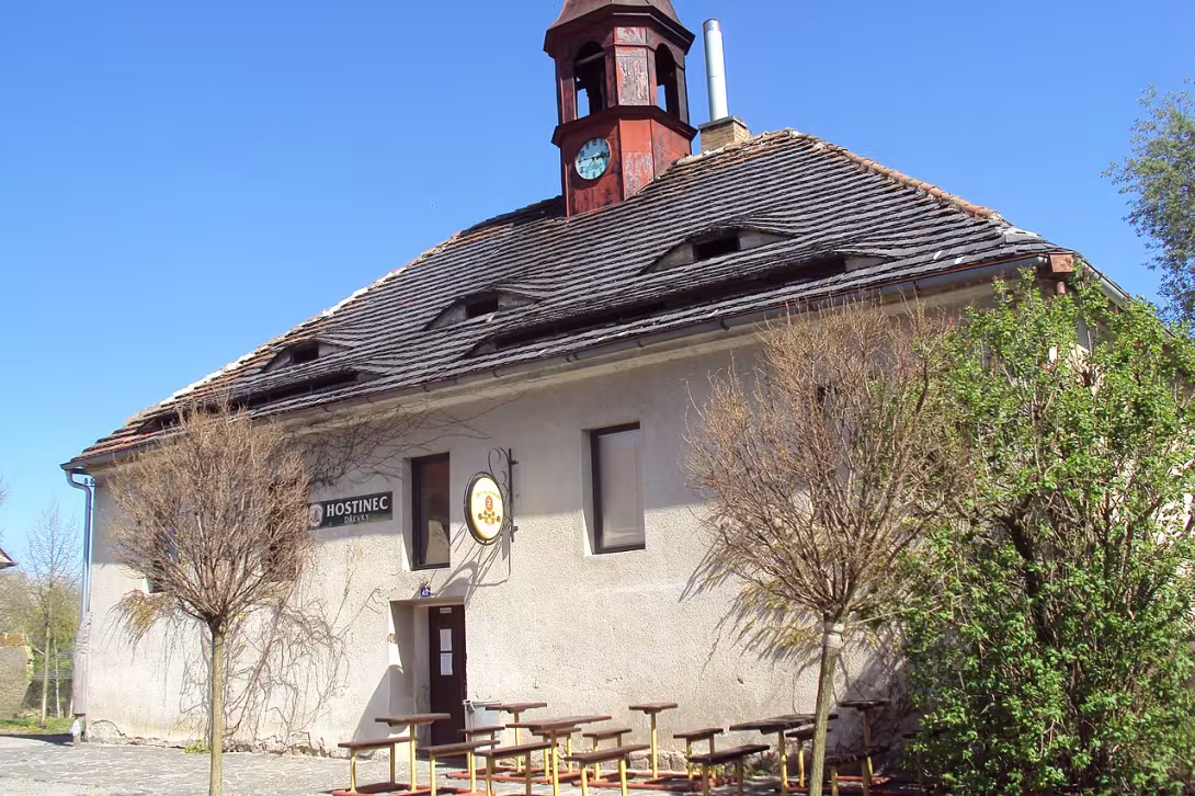 Today's view – stará škola v Dřevčicích
