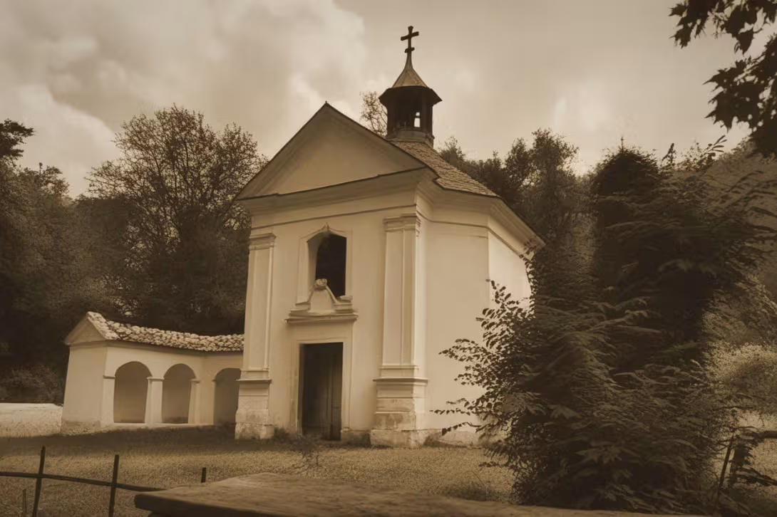 Wygląd historyczny – kaple svaté Rodiny (Černá Hora)