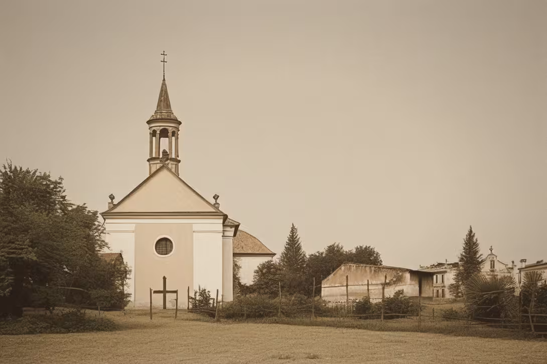 Historisches Erscheinungsbild – Kostel Nejsvětější Trojice (Místo)