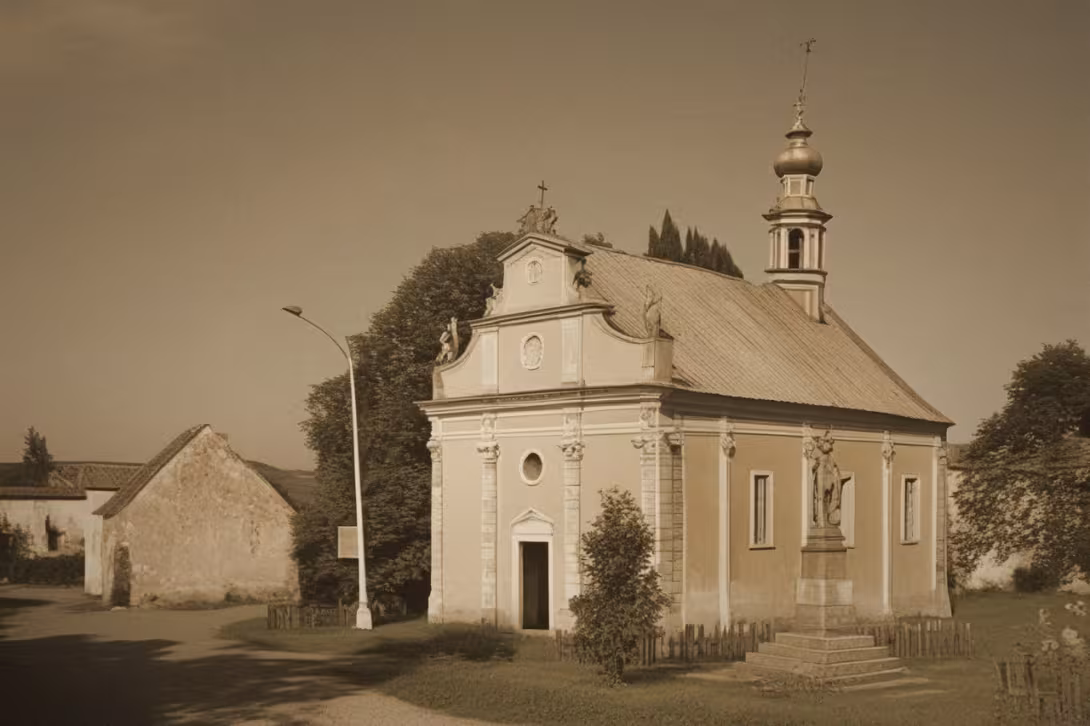 Historická podoba – Kostel Povýšení svatého Kříže (Zámek Široké Třebčice)