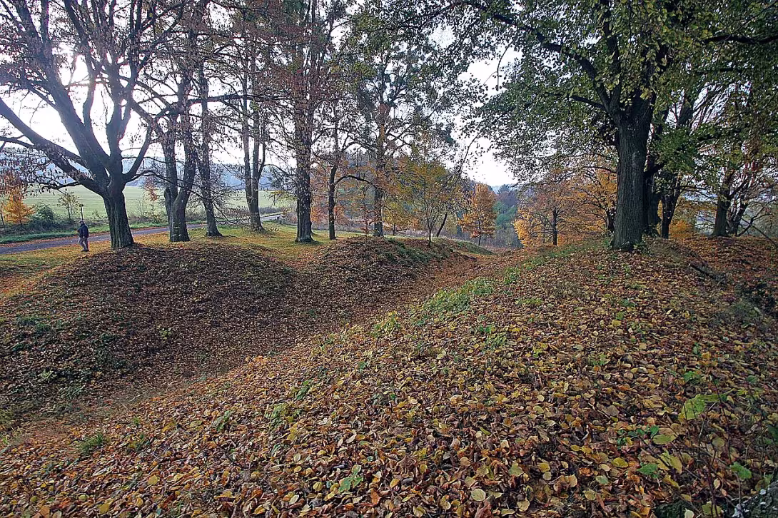 Hradiště s předhradím