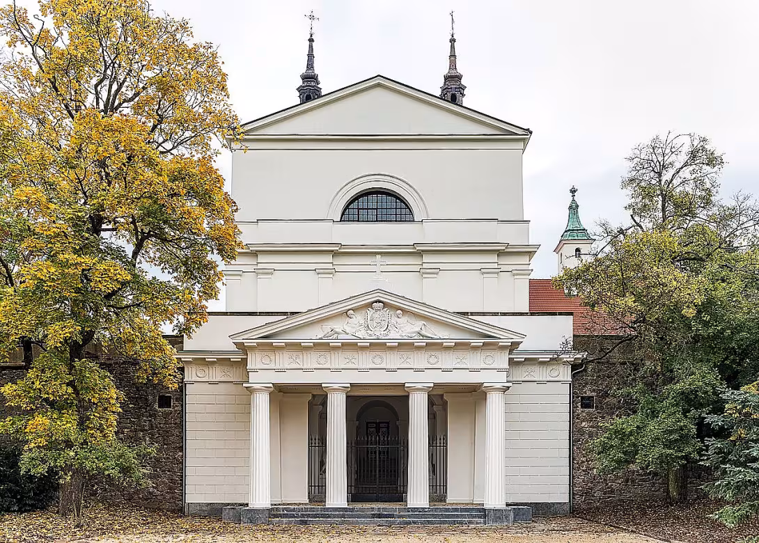 Hrobka Lichtenštejnů ve Vranově