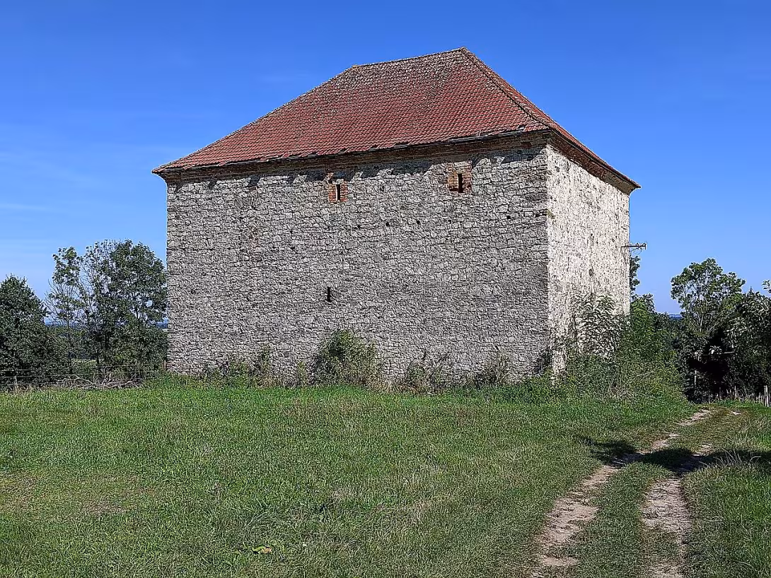 tvrz Dráchov