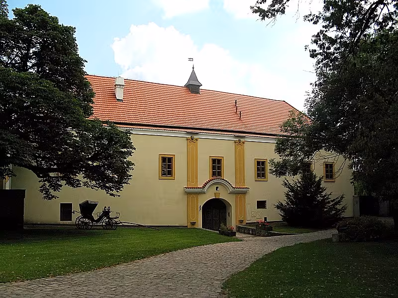 tvrz Třebotov