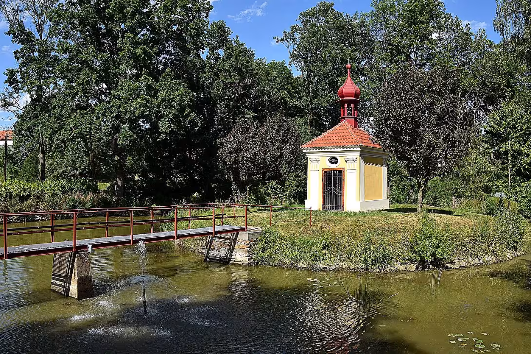 tvrziště Na Baště v Tihavě