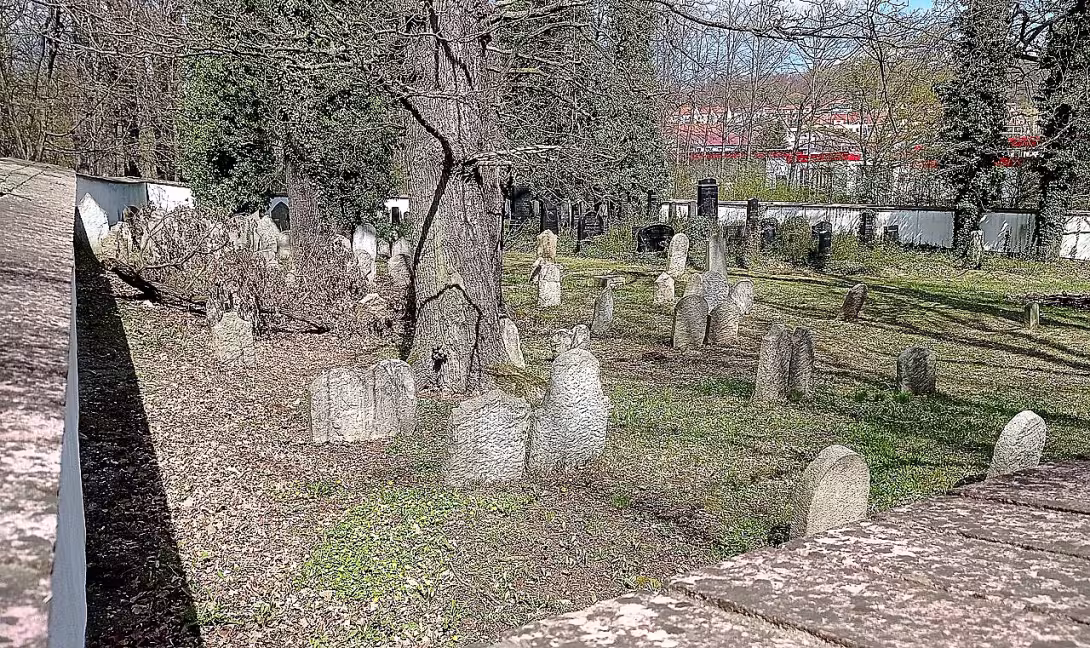 Židovský hřbitov v Hluboké nad Vltavou