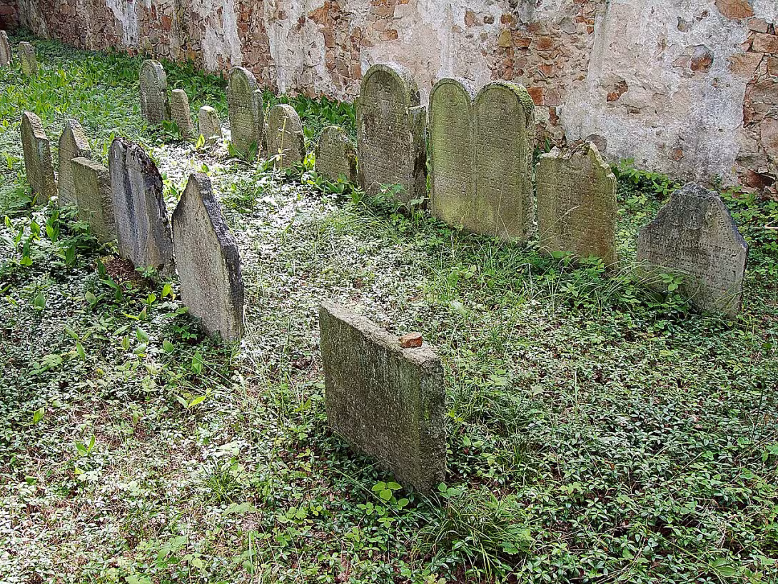 Židovský hřbitov ve Stráži nad Nežárkou