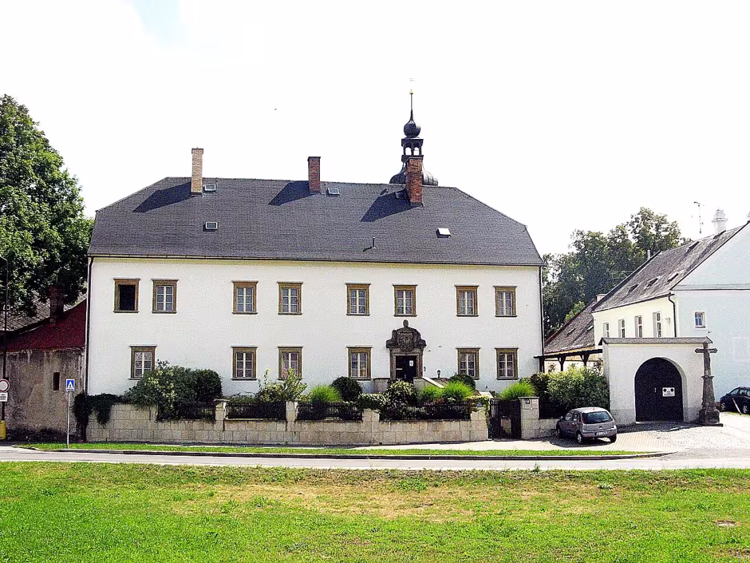 Fara (Předměstí)