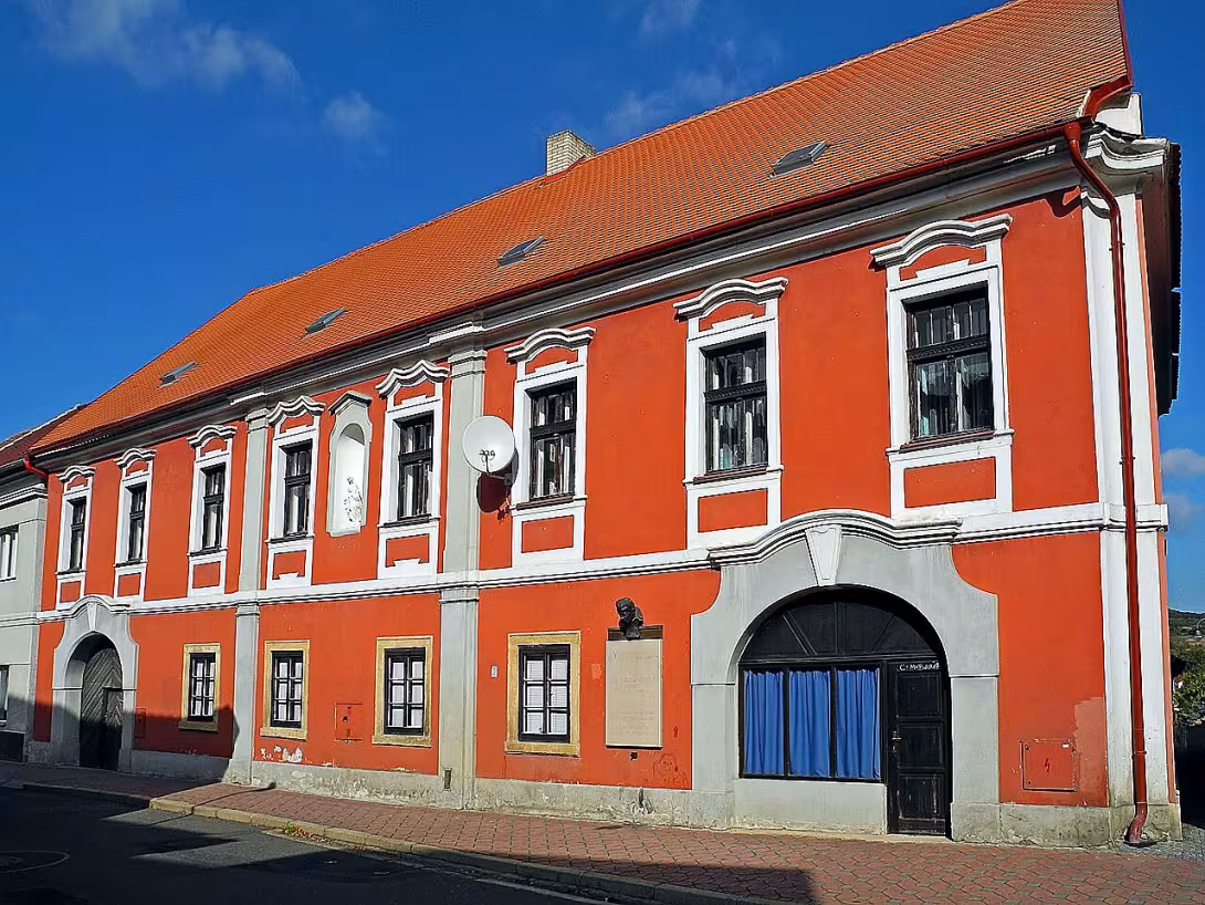 Fara (Třebenice)